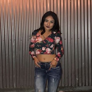 Meet your Posher, Carolina